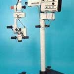 Microscopio Leica RMF M-690 con movimientos X/Y en perfecto estado-0